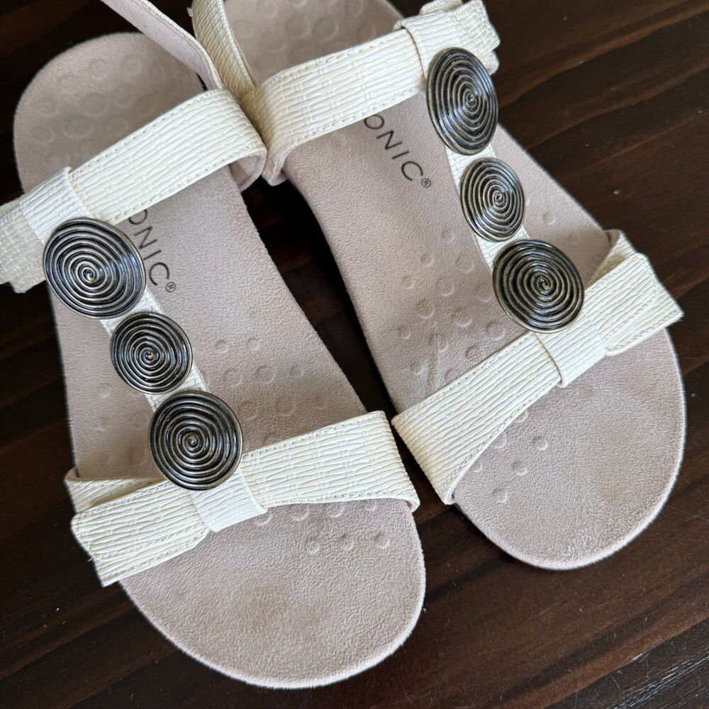 Vionic Women's Rest Farra ll WVN Patent Leather T Strap Sandals Cream Size 8